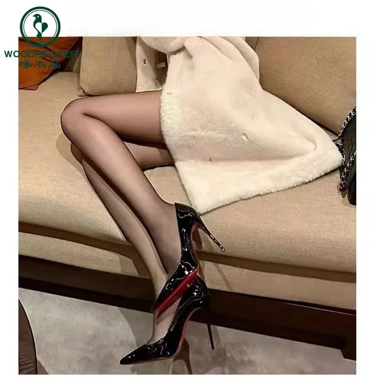 啄木鸟黑色尖头红底高跟鞋2025春新款性感细跟浅口单鞋职业工作鞋