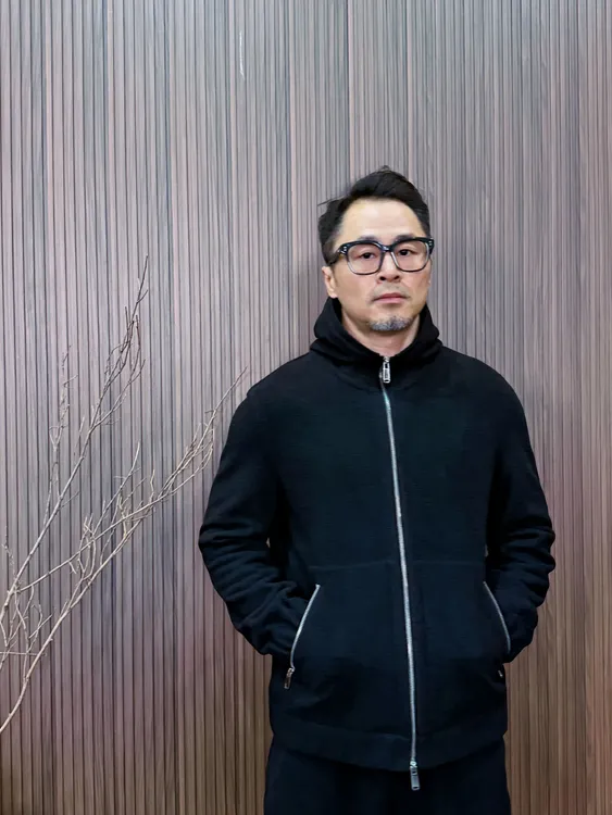 火山岩圆圈绒磨毛连帽拉链外套