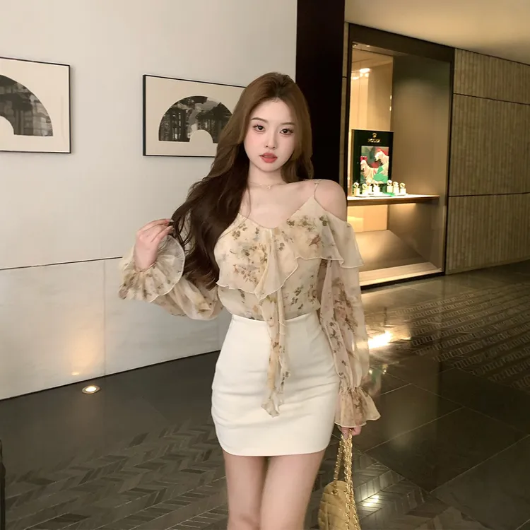 法式温柔风荷叶边露肩雪纺衬衫女装夏季新款纯欲别致绝美领上衣