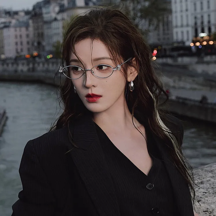 张予曦同款珠宝镶嵌银框眼镜女度数可配凹造型斯文御姐巴黎时装周