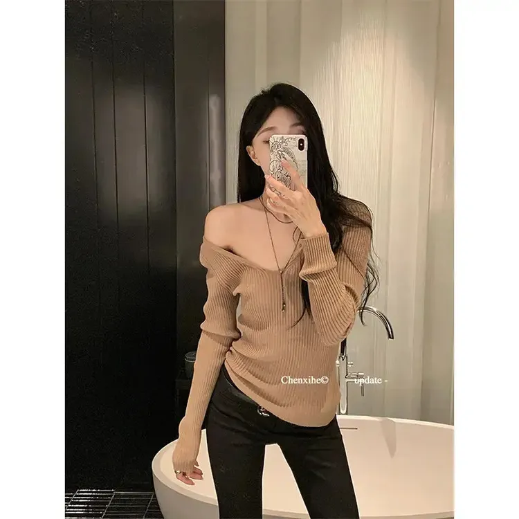 三色V领毛衣女秋冬辣妹显瘦坑条掐腰性感内搭秋冬上衣针织衫