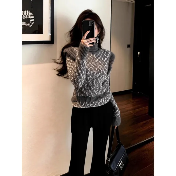 灰色高领针织上衣冬女款2025新款别致独特超好看设计感小香风毛衣