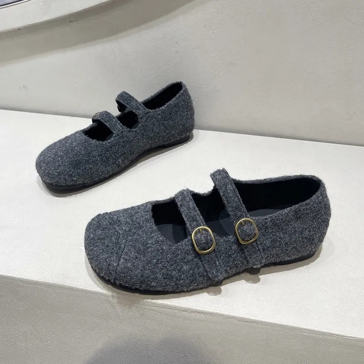 灰色玛丽珍毛毛鞋女2025新款配裙子魔术贴平底单鞋复古全包勃肯鞋