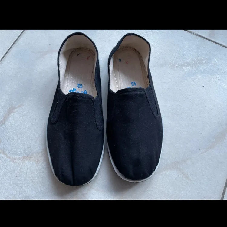 民路宝【精品兰字】板鞋拍一发二