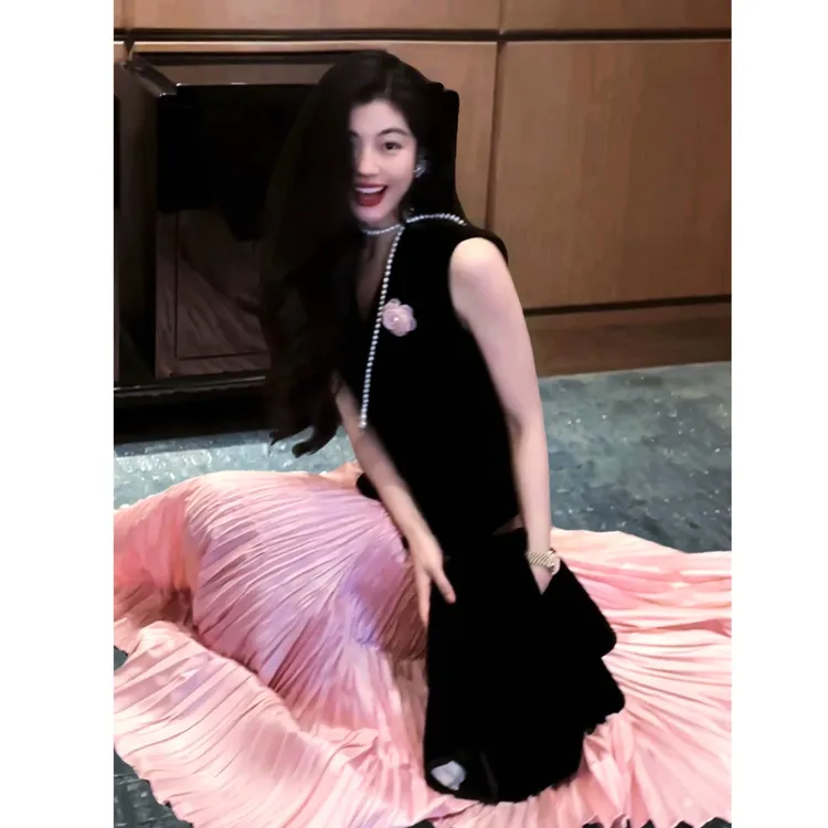 N.COU妮蔻25秋新款时髦气质通勤质感黑色丝绒马甲西装外套DY2159