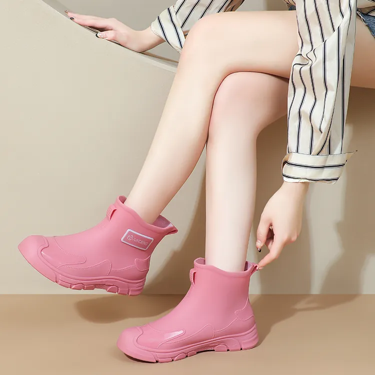 低筒春秋四季雨鞋女款2025新款韩版防滑短雨靴加绒靴子欧若精灵风