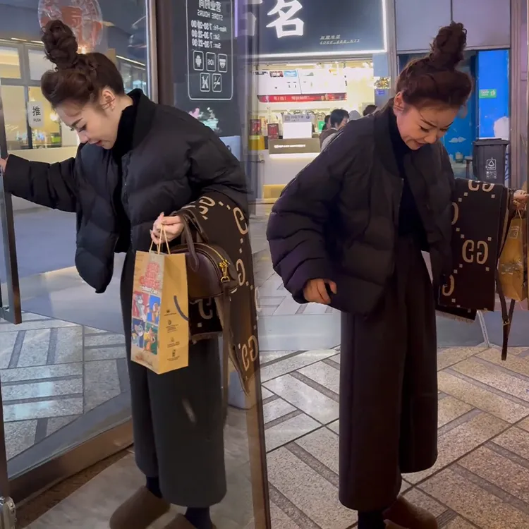 2025秋冬新款时尚显瘦气质网红高档套装女高级百搭宽松大码两件套