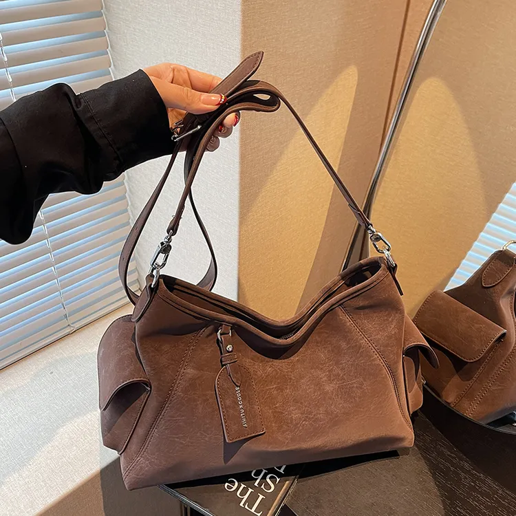 艾米兔 X COOLE女包2025新款通勤复古纯色磨砂美拉德单肩斜挎包