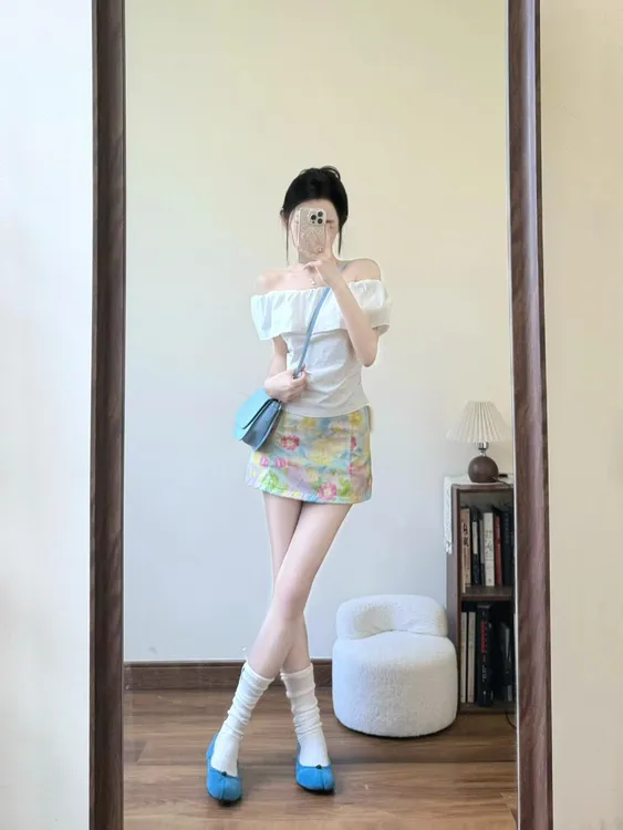 套装女2025夏季新款辣妹多巴胺穿搭一字肩修身T恤上衣碎花半身裙