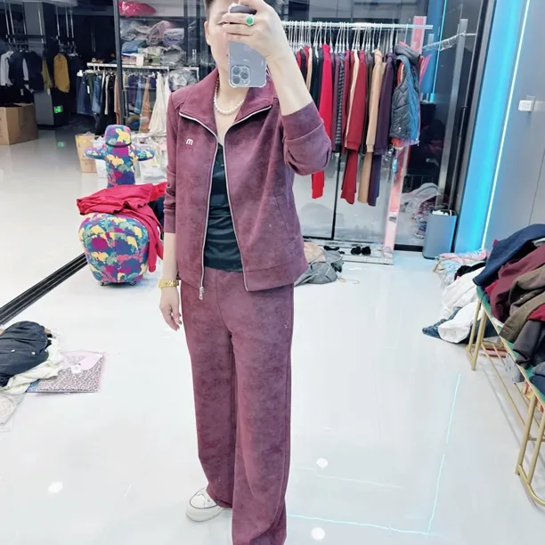 韩版时尚渲染3色大版拉链开襟套装76047美丽