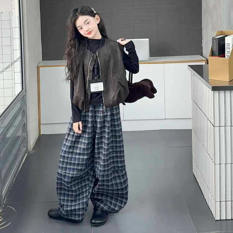 女童2025新款韩版中大童皮马甲格子裤韩范夹克春秋款套装潮酷穿搭