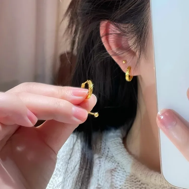 金色碎碎冰耳扣高级百搭小众简约时尚精致复古设计感