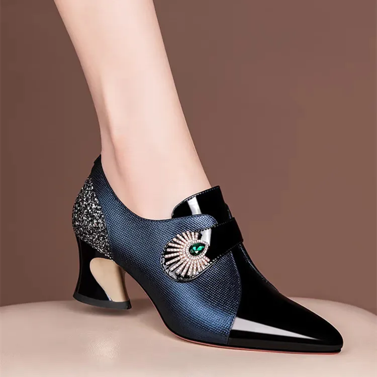 春季2025新款软皮中跟深口单鞋女粗跟拼色尖头女皮鞋大码