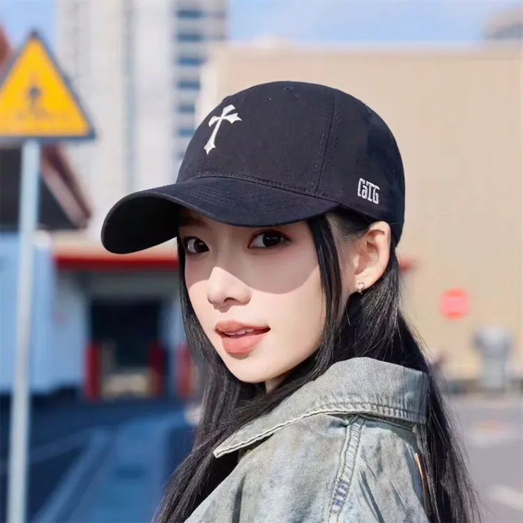 十字架软顶女春夏弯檐休闲百搭妆迎刺绣鸭舌帽男显脸小