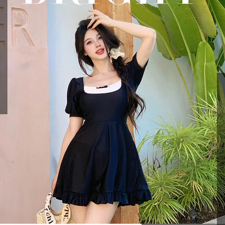 纯欲风黑色泳衣女裙式连体大码遮肉显瘦胖mm200斤泡温泉度假泳衣