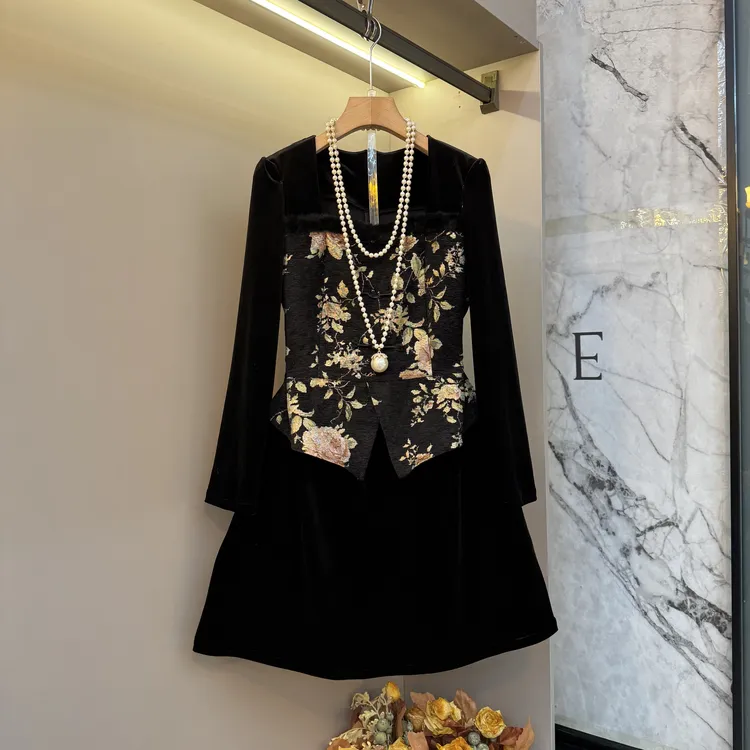 新中式盘扣2025大码女装时尚气质拼接设计感显瘦百搭连衣裙9169