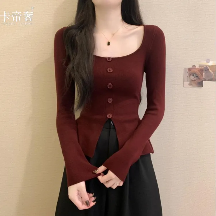 卡帝奢车厘子红色方领长袖针织衫女内搭秋季设计感开叉修身毛衣打
