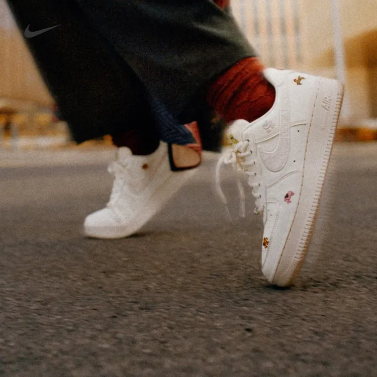 NIKE/耐克女鞋2026马年新年限定AIR FORCE 1 '07空军一号休闲鞋子