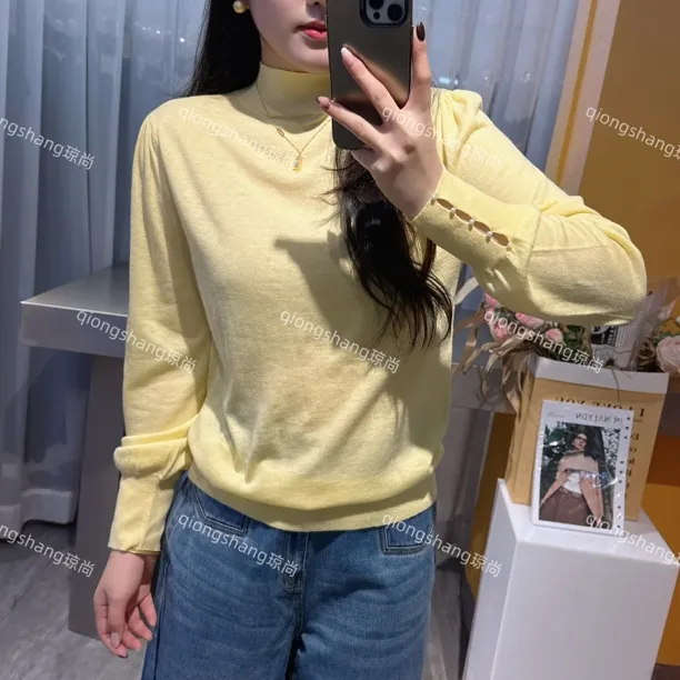 琼尚-新款半高领袖口珍珠羊毛衫A831