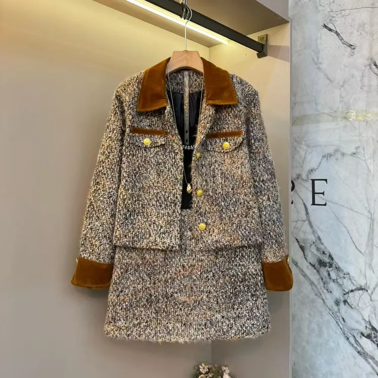 2025秋冬欧货时尚显瘦小香风轻奢简约名媛夹棉气质外套+短裙7386