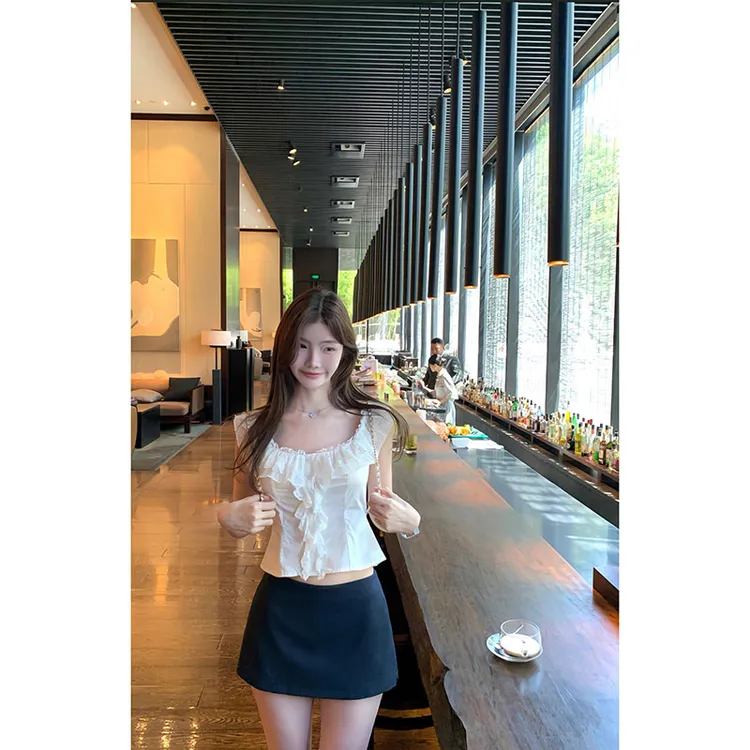 【初恋舒芙蕾】2025夏季新款薄款拼接蕾丝纯欲白色上衣配显瘦半身裙