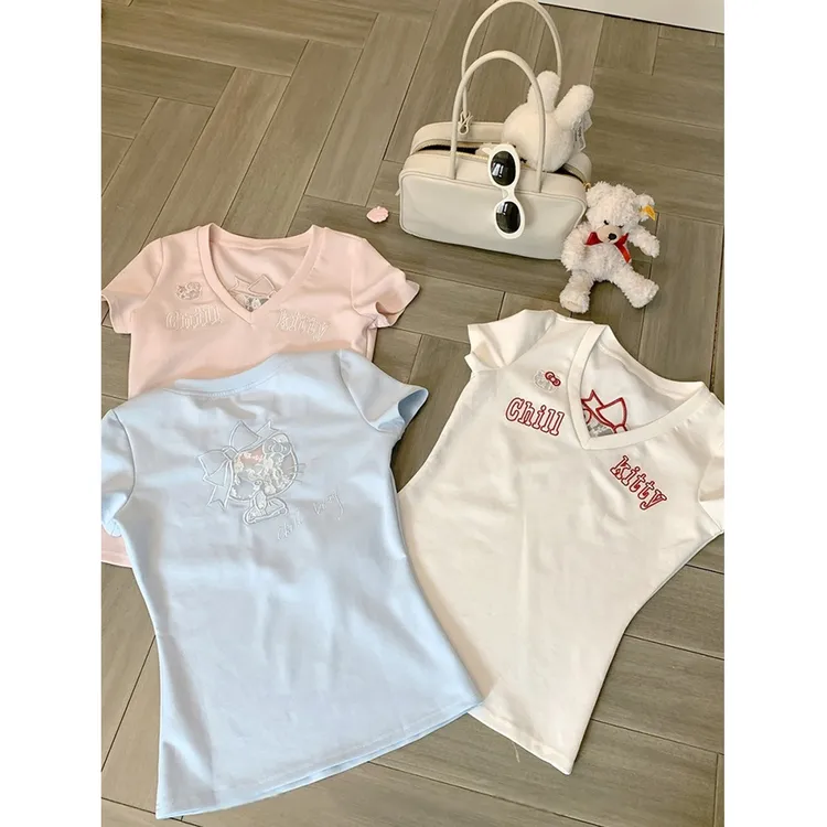 FOPJ刺绣款韩系辣妹风设计感v领短袖t恤女夏季新款修身显瘦上衣