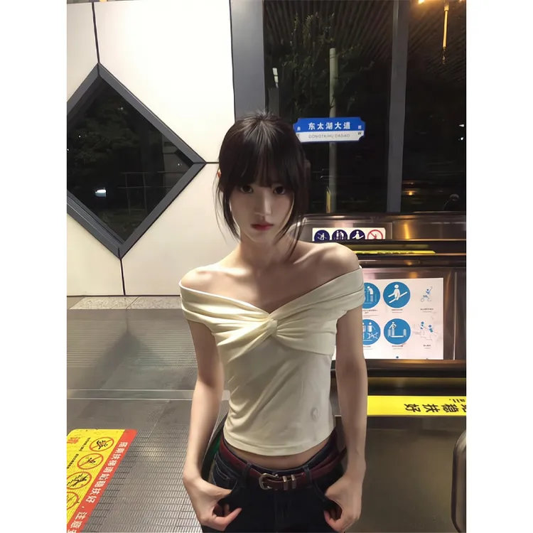 法式气质氛围感褶皱扭结修身一字露肩T恤上衣牛仔裤高腰显瘦长裤