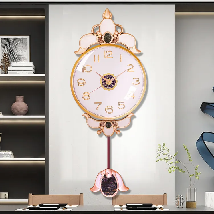 新款家用客厅轻奢高级感贝壳挂钟创意石英钟挂墙设计欧式挂表时钟