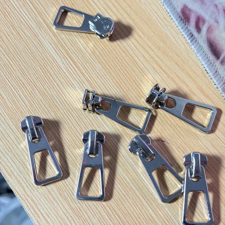 5号高档金属拉头下拉头铁牙拉头加厚金属铜拉链头