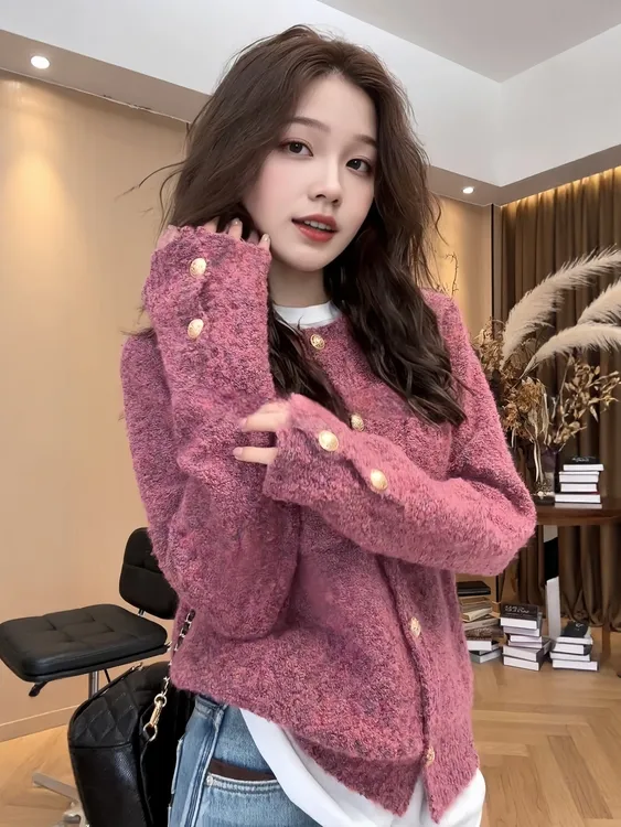 小香风金属扣温柔软糯毛衣女2025秋冬大码胖MM显瘦百搭针织外套