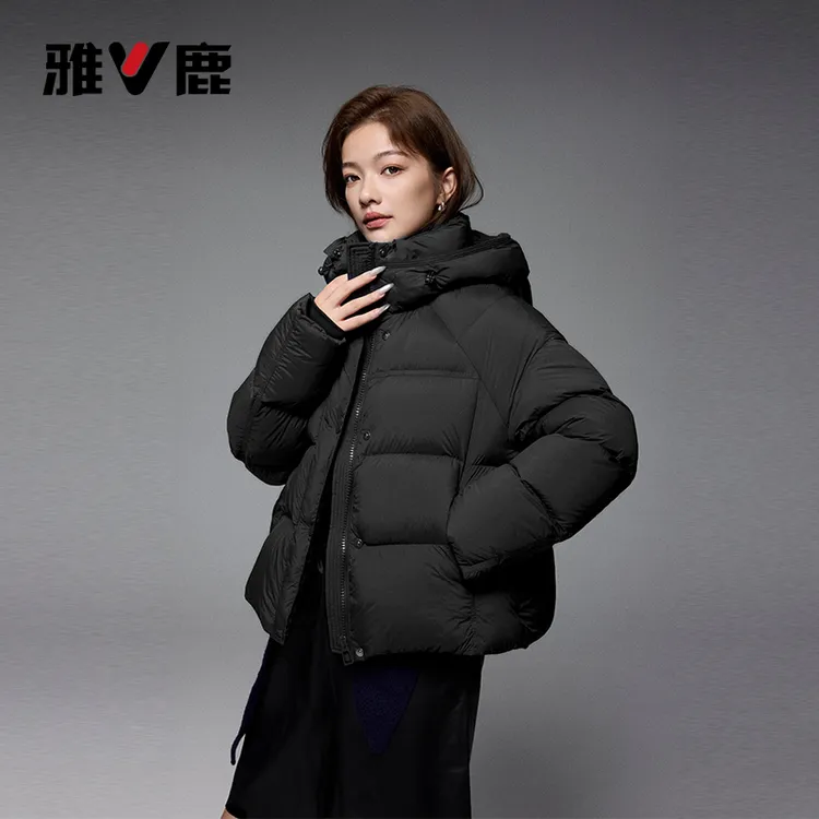 V/雅鹿冬季90白鸭绒泡芙短款连帽羽绒服秋冬时尚休闲加厚保暖女款