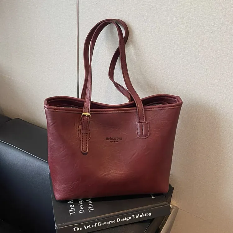 红色超火新娘婚包包女式2025新款高级感大容量日常通勤手提托特包