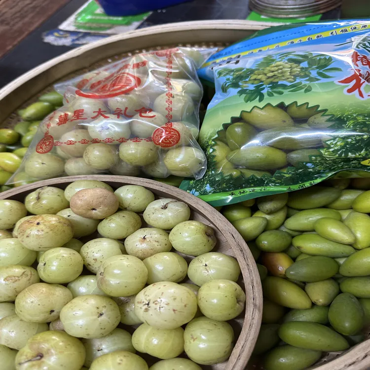 潮汕新鲜青橄榄．油柑酸涩回甜口感清香回甘可生吃煲汤水果