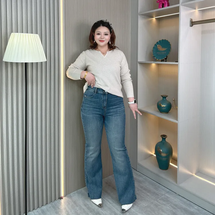 大码女装胖mm秋季新款高腰弹力修身显瘦复古毛边开叉微喇叭牛仔裤
