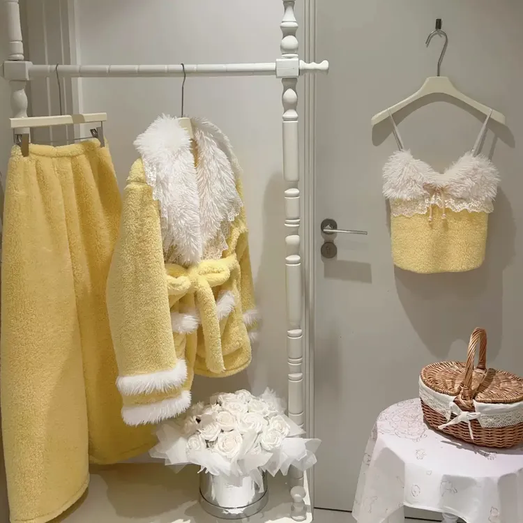 女士秋冬法兰绒加厚保暖可爱公主风睡衣家居外出服