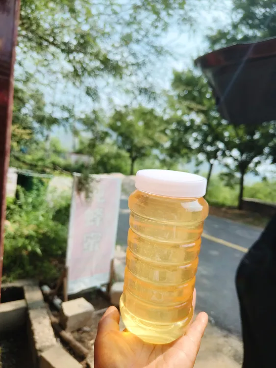 农家纯正深山天然百花蜂蜜