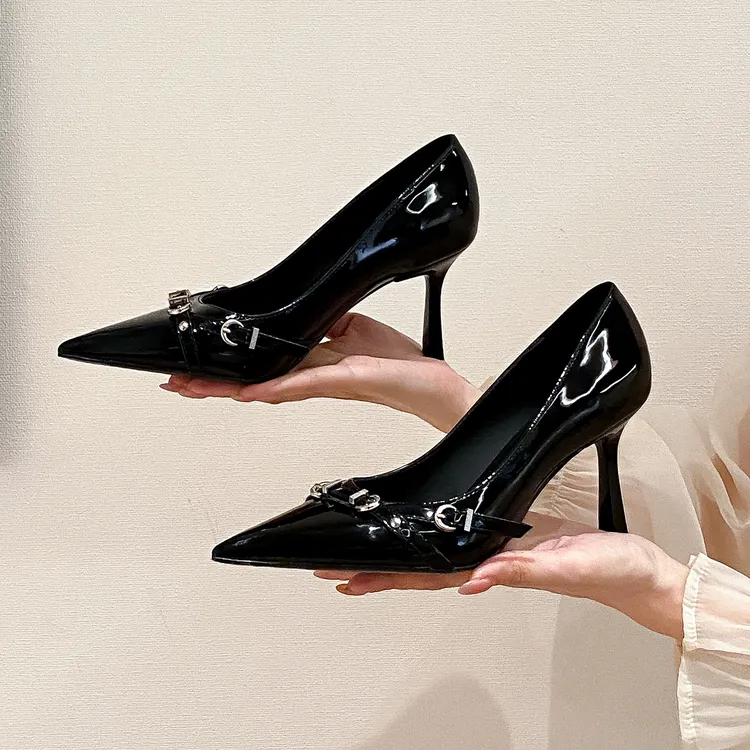 黑色高跟鞋女细跟2025春秋新款法式金属感小众设计漆皮尖头单鞋
