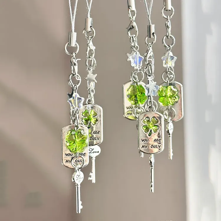 幸运草手机链挂绳串珠风铃相机包包挂饰钥匙扣百搭四叶草挂件礼物