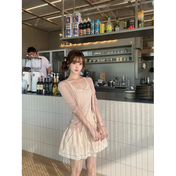 温柔修身开衫+提花穿搭针织背心+蕾丝拼接A字半裙港风穿搭22358#