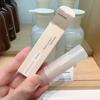 专柜版！三重臻护精华护航！保湿超润润唇膏