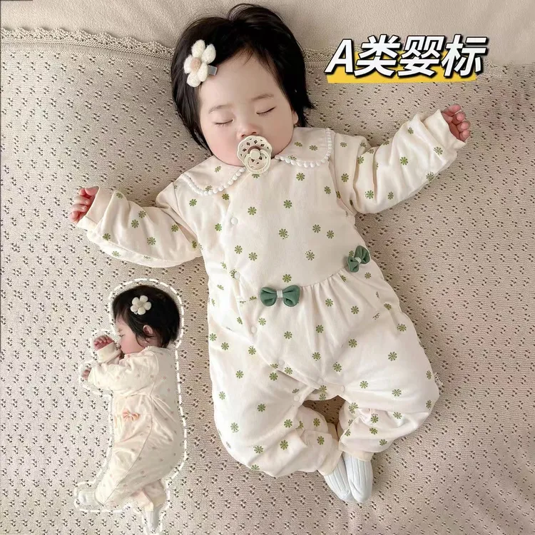 婴幼儿秋冬初生女宝宝雪花蝴蝶结夹棉连体衣