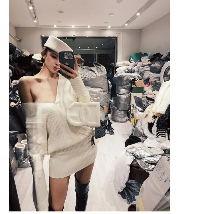 洪小妍自留大牌显瘦针织裙秋冬连衣裙