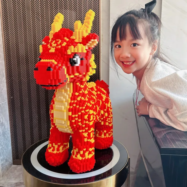 2026新款马年积木赤焰龙马小颗粒益智拼装玩具立体拼图男女孩礼物