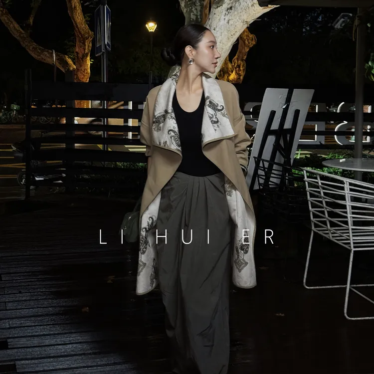 LiHuiEr李慧儿【黄昏与夜】2025秋款轻奢舒适卡其色外套LL025816
