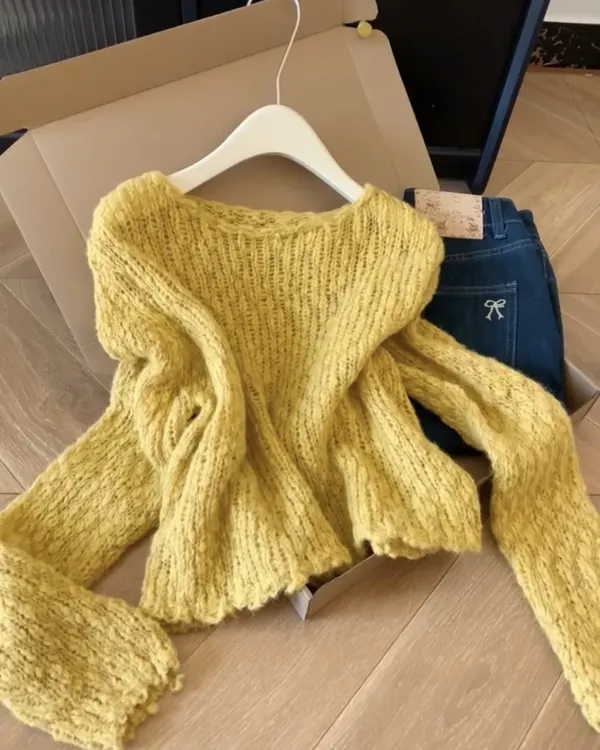 2025新款氛围感早秋慵懒软糯高级感巨好看气质时尚黄色镂空针织衫