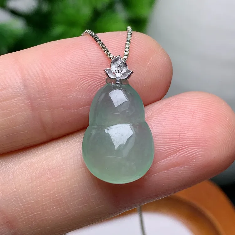 天然翡翠A货18k金镶嵌葫芦吊坠250915  尺寸:18*11.5*5