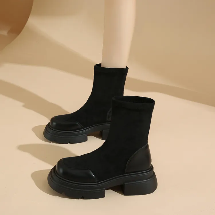 爆款马丁靴女2025秋季新款厚底增高小短靴超火弹力瘦瘦靴棕色靴子