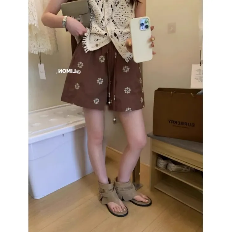 清仓咖色刺绣短裤女外穿夏薄款松弛感休闲五分裤子小个子阔腿中裤