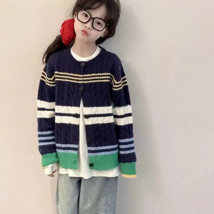 女童新款洋气春秋毛衣针织衫小香风开衫童装上衣宽松条纹秋装宝宝