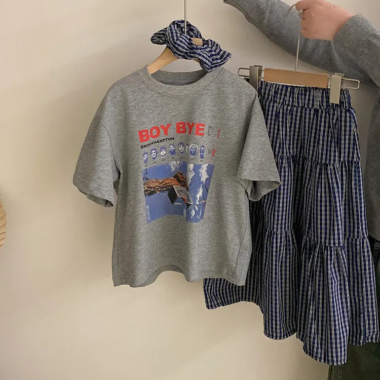 R25268女童宽松潮流印花字母图案短袖百搭拼接格子半身裙两件套